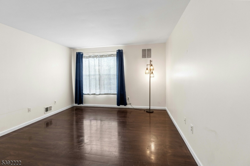 The Pointe at GallopingHill - Residential