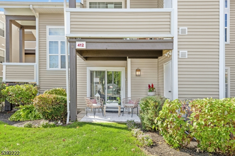 The Pointe at GallopingHill - Residential