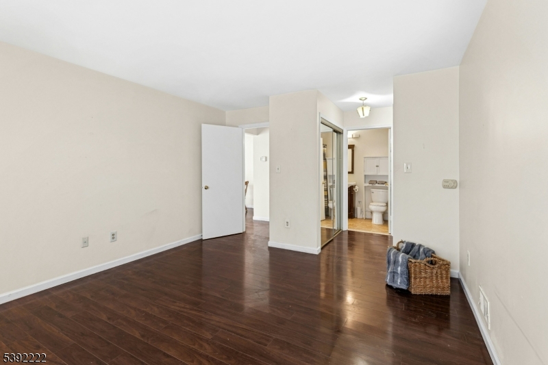 The Pointe at GallopingHill - Residential