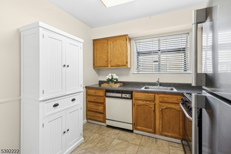 The Pointe at GallopingHill - Residential