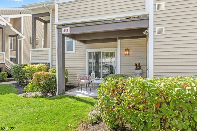 The Pointe at GallopingHill - Residential