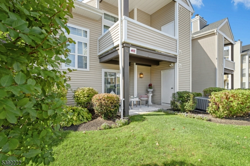 The Pointe at GallopingHill - Residential