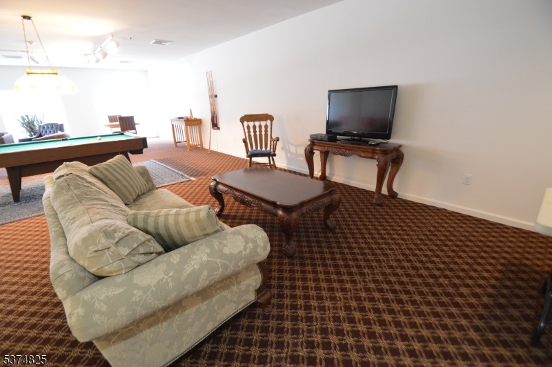 Kings View on the Pond - Residential Lease