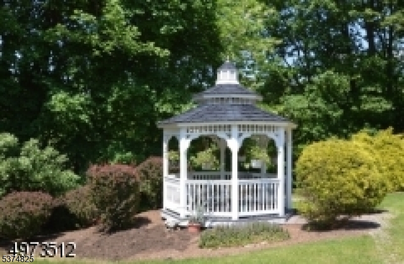 Kings View on the Pond - Residential Lease