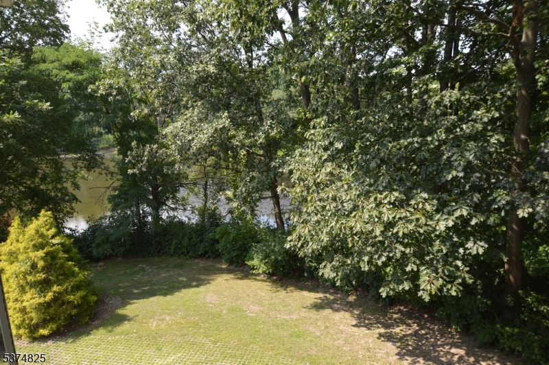 Kings View on the Pond - Residential Lease