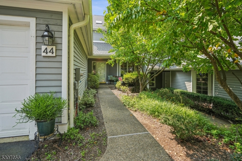 View Montville Twp., NJ 07045 townhome