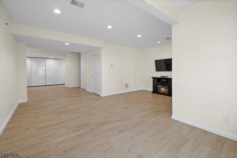 Hickory Hills - Residential