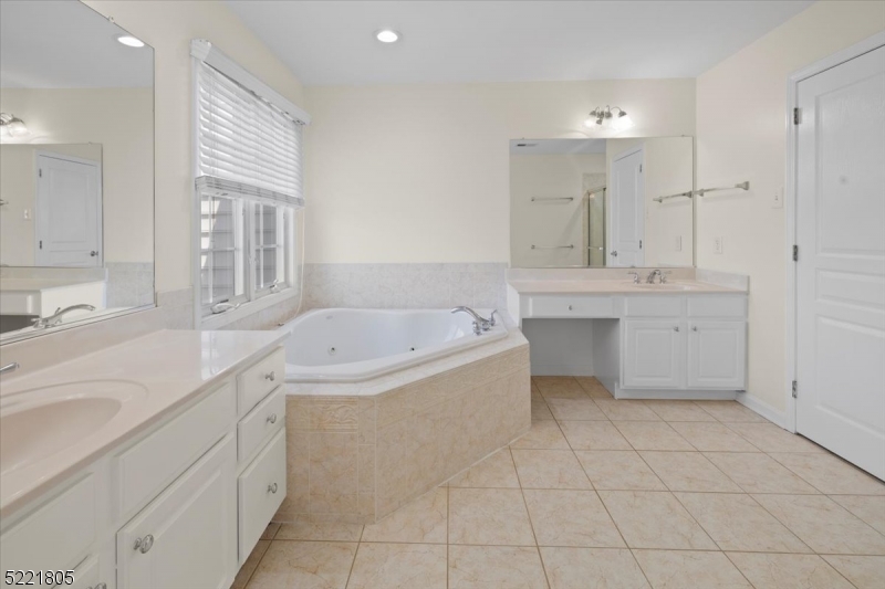 Hickory Hills - Residential