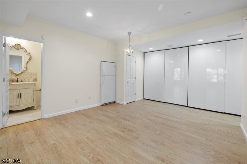 Hickory Hills - Residential