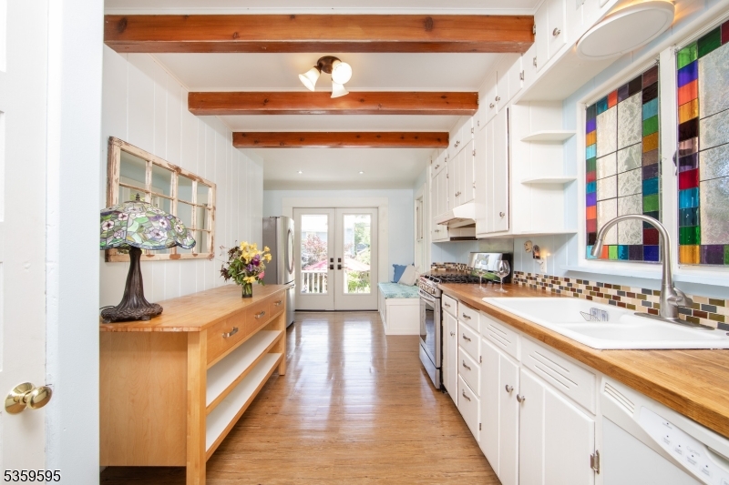 Stockton Boro, New Jersey 08559, United States, 3 Bedrooms Bedrooms, ,2 BathroomsBathrooms,Residential,Active,134869