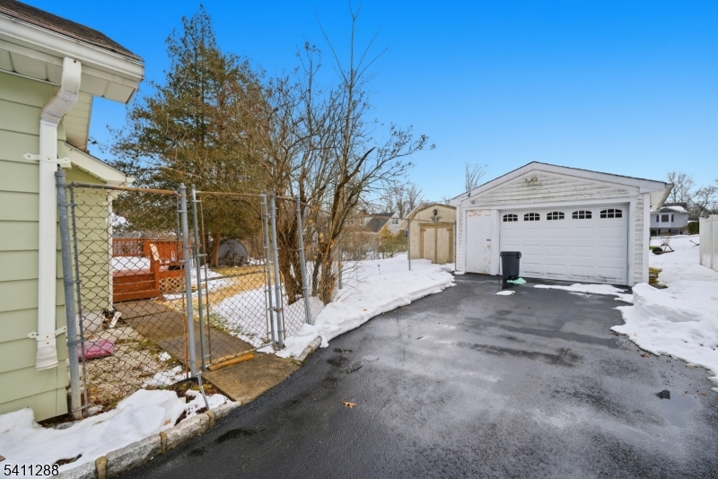 Lake Hiawatha - Residential