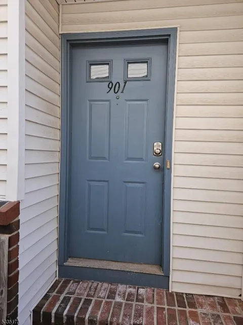 MLS: 3943791