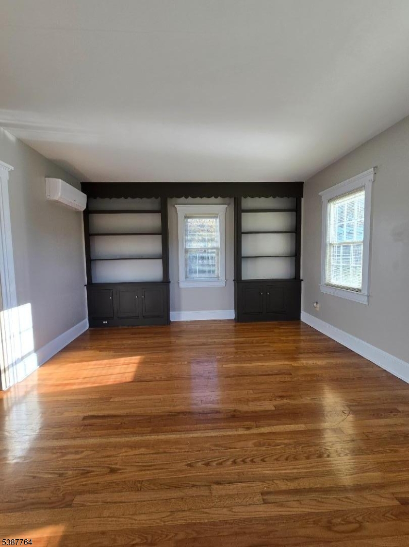 Franklin Boro, New Jersey 07416, United States, 4 Bedrooms Bedrooms, ,2 BathroomsBathrooms,Residential,Active,248905