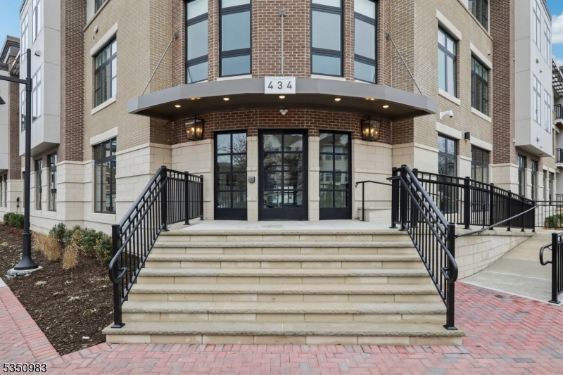 CLARUS-BERKELEYHEIGHTS - Residential Lease