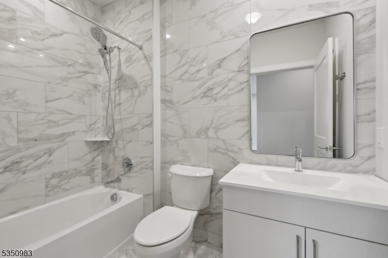 CLARUS-BERKELEYHEIGHTS - Residential Lease