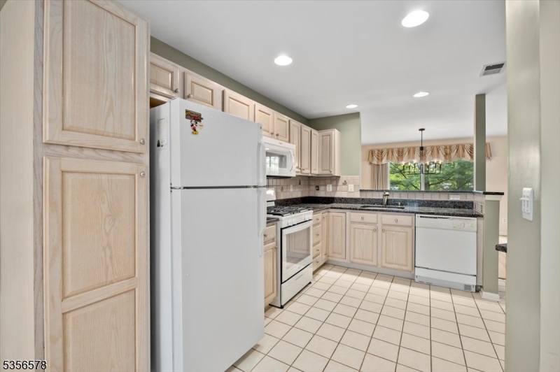 5 Roxiticus Ct