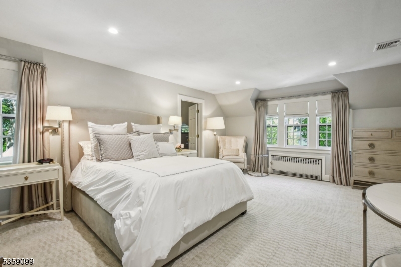 Knollwood - Residential