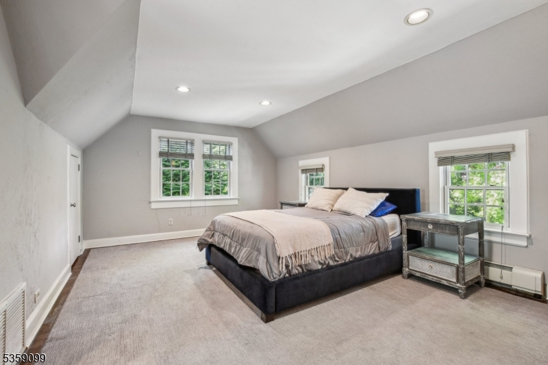 Knollwood - Residential