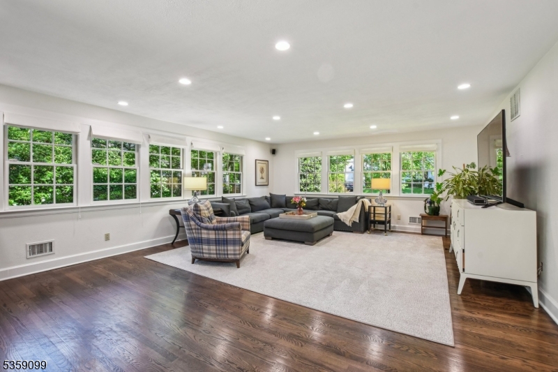 Knollwood - Residential