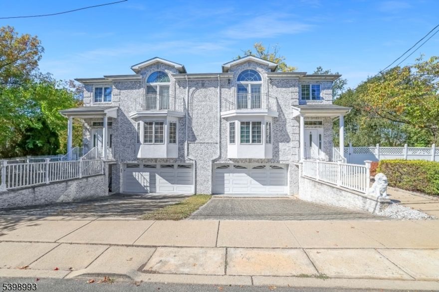 Please remove shoes or wear booties. No Lock Box. Do not go without an appointment. LA must accompany all showings. Give ample notice to schedule an appointment.