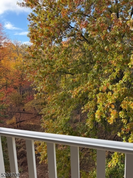 FOUR SEASONS - Residential