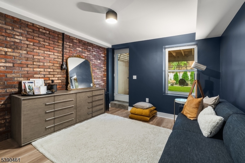 MCGINLEY SQUARE - Residential