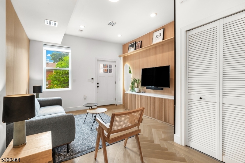 MCGINLEY SQUARE - Residential