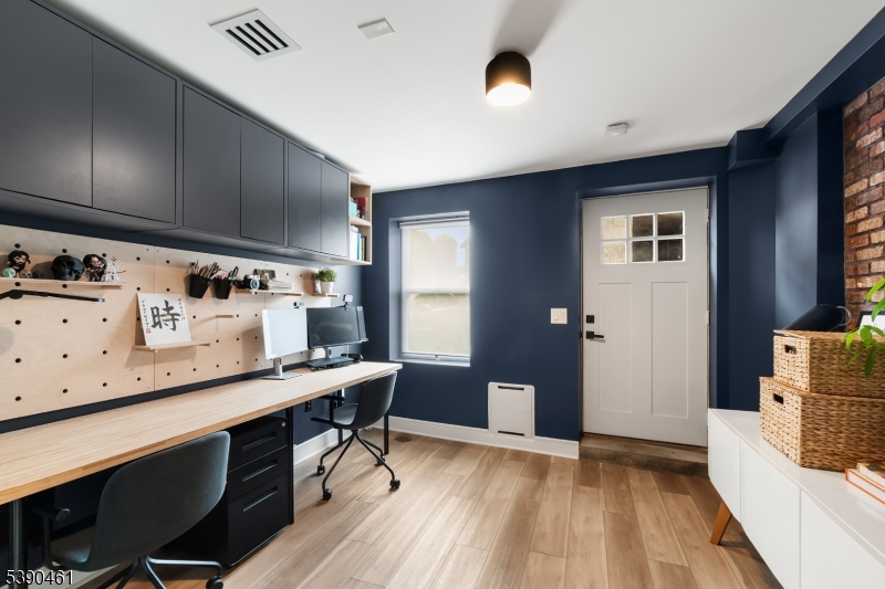 MCGINLEY SQUARE - Residential