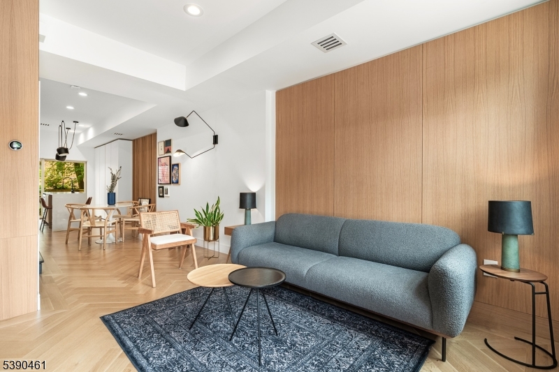 MCGINLEY SQUARE - Residential