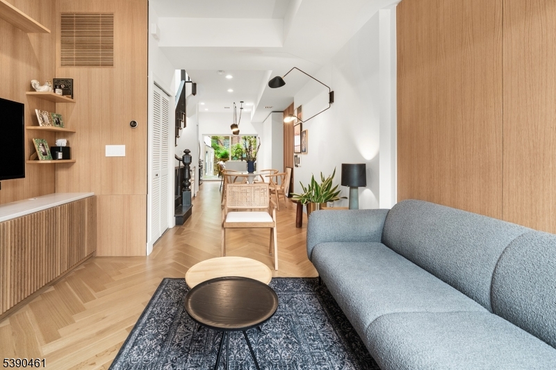 MCGINLEY SQUARE - Residential