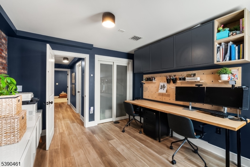 MCGINLEY SQUARE - Residential