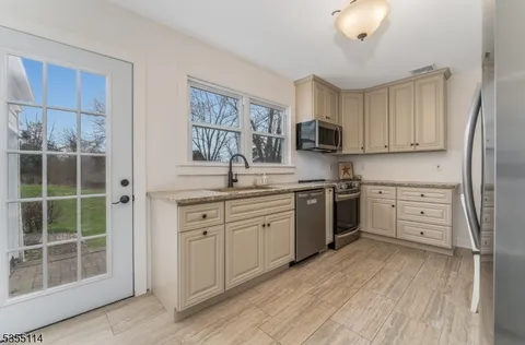 22 Blossom Hill Rd, Clinton Twp., NJ 08833 - MLS#: 3960544