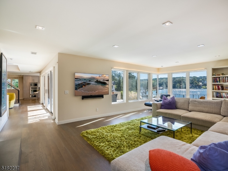 LAKE MOHAWK - Residential