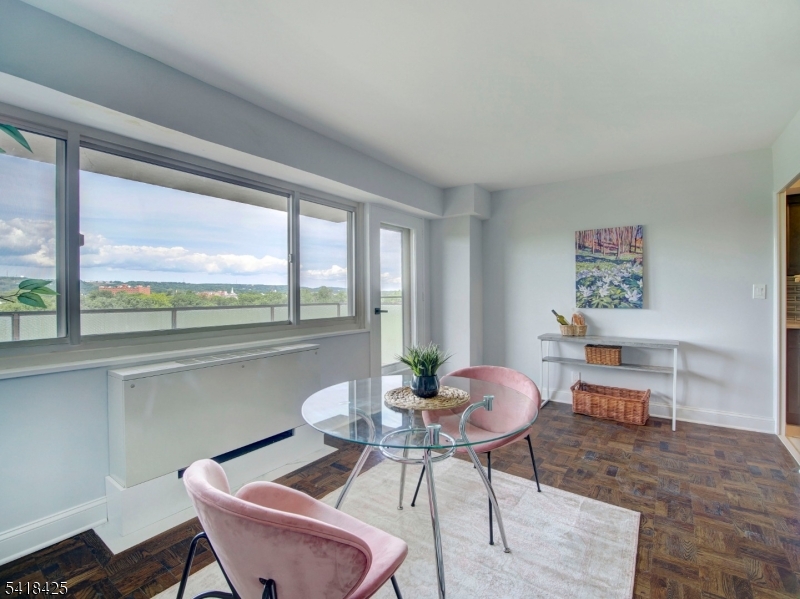 Harrison Park Towers - Residential