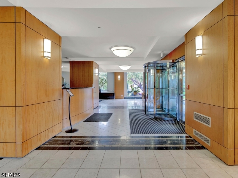 Harrison Park Towers - Residential