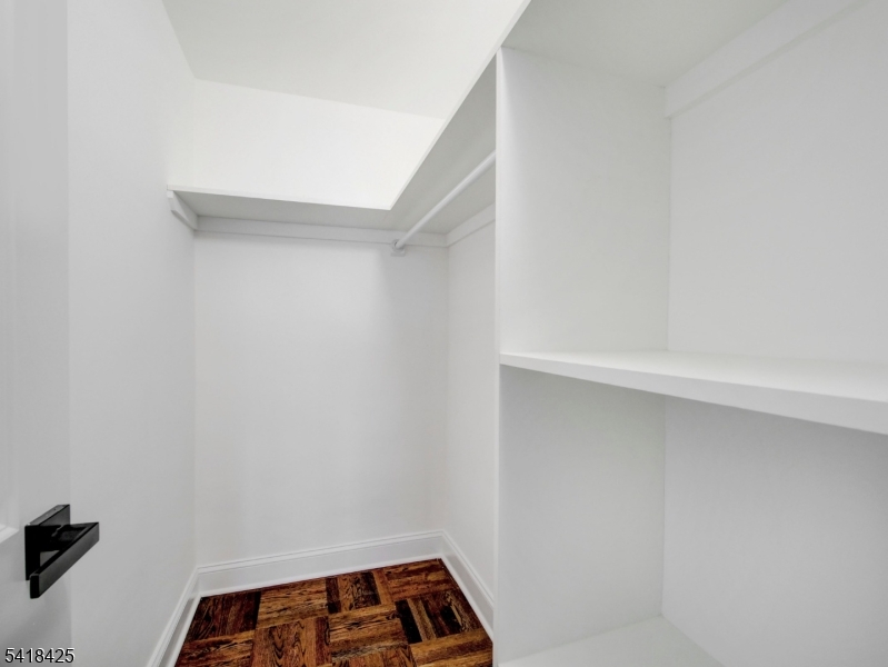 Harrison Park Towers - Residential