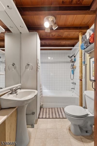 Cupsaw Lake - Residential