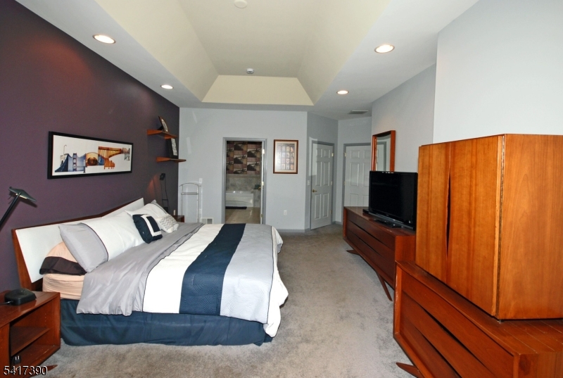 Four Seasons at Great Notch - Residential