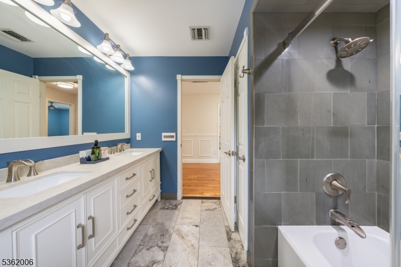 Woodland Hills - Residential