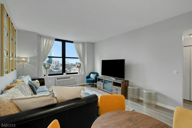 Grove Pointe - Residential