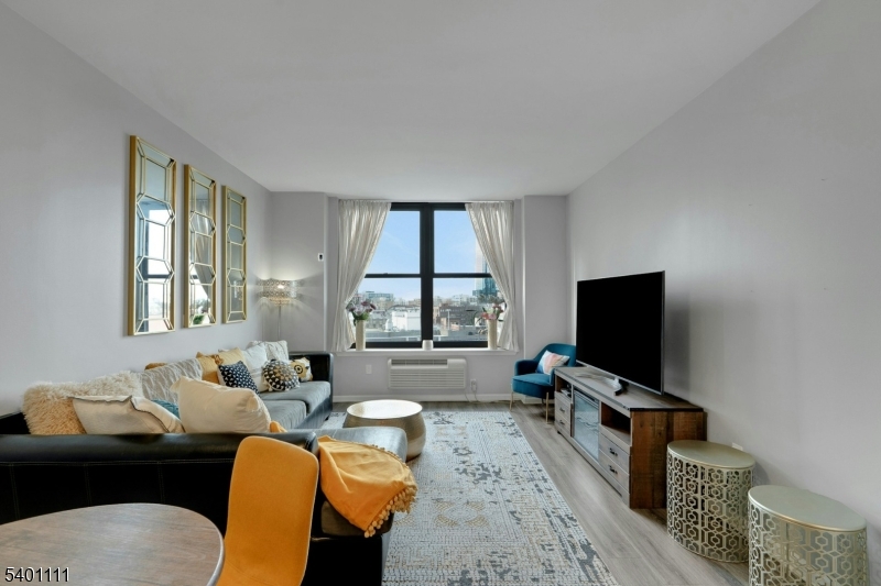 Grove Pointe - Residential