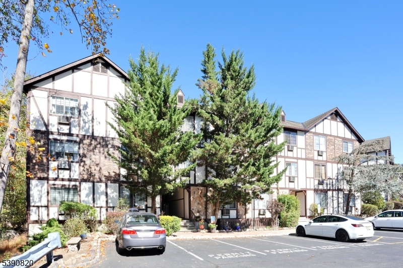 Ridge Gardens - Residential