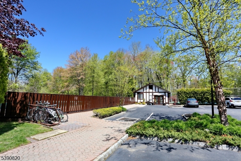 Ridge Gardens - Residential