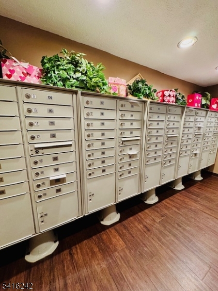 Marlboro House - Residential