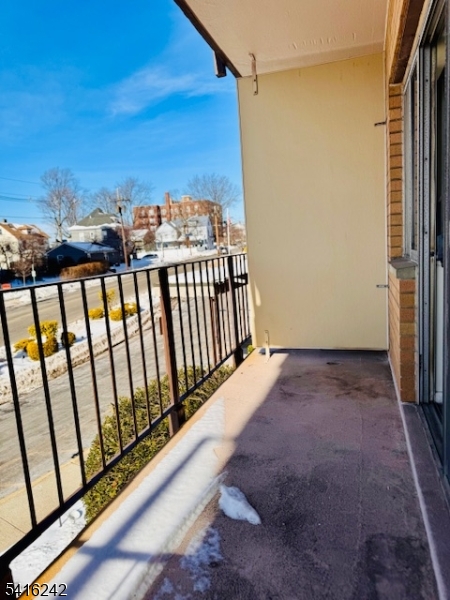 Marlboro House - Residential