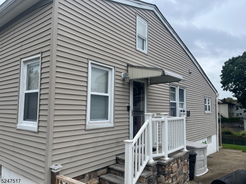 Woodland Park, New Jersey 07424, United States, 2 Bedrooms Bedrooms, ,2 BathroomsBathrooms,Residential,Pending,70027