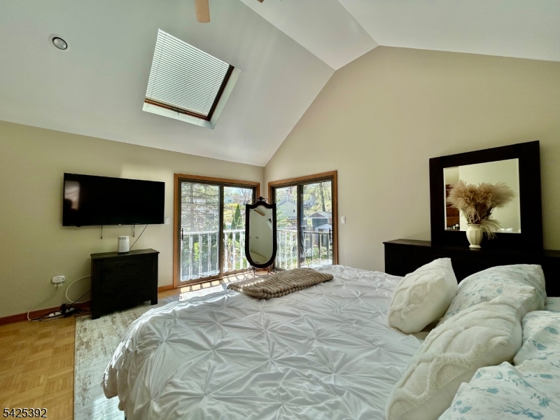 Rock Ridge Lake community - Residential