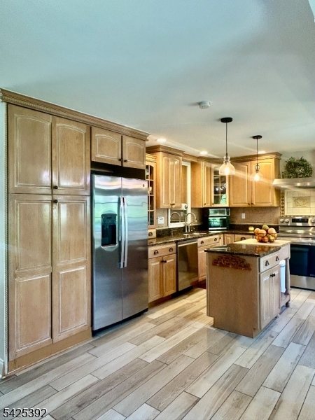 Rock Ridge Lake community - Residential