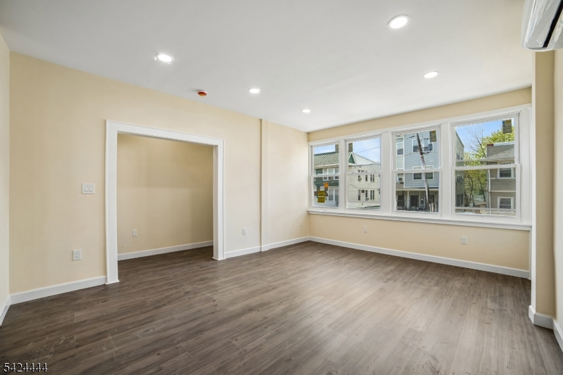 Elmwood Park - Residential Income