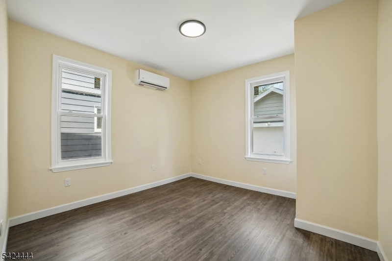 Elmwood Park - Residential Income